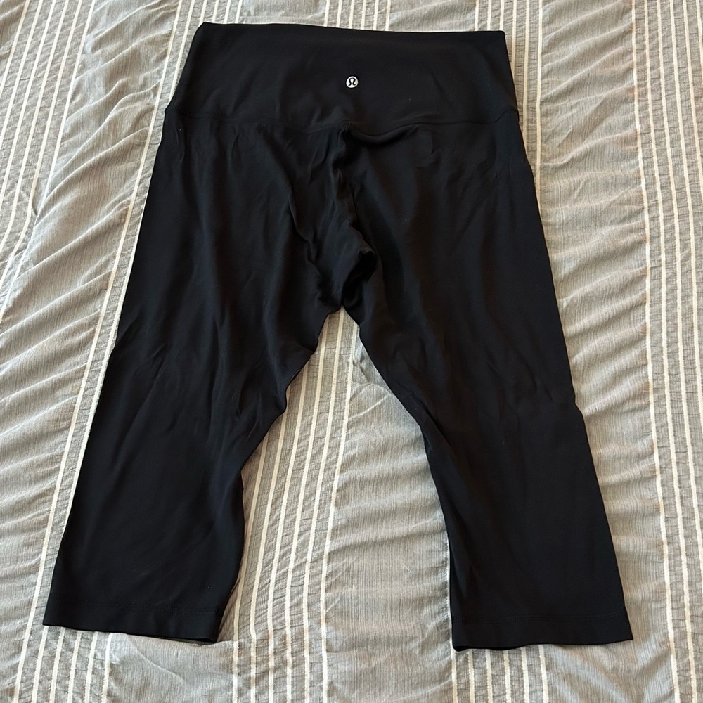 New Lululemon leggings in black. Size 10.